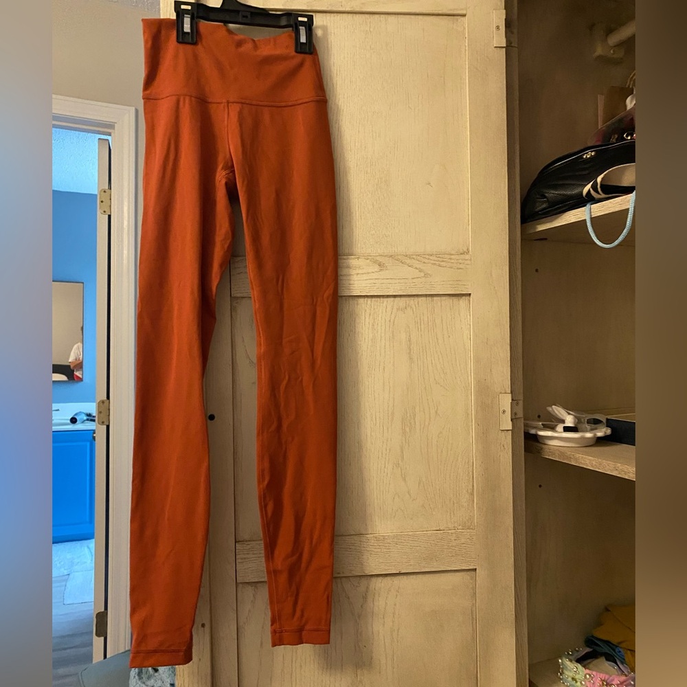 Beautiful fall color on these barely worn Lululemon leggings. Size 0